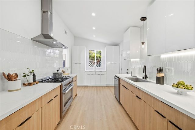 9355 Ruffner, North Hills, CA 91343