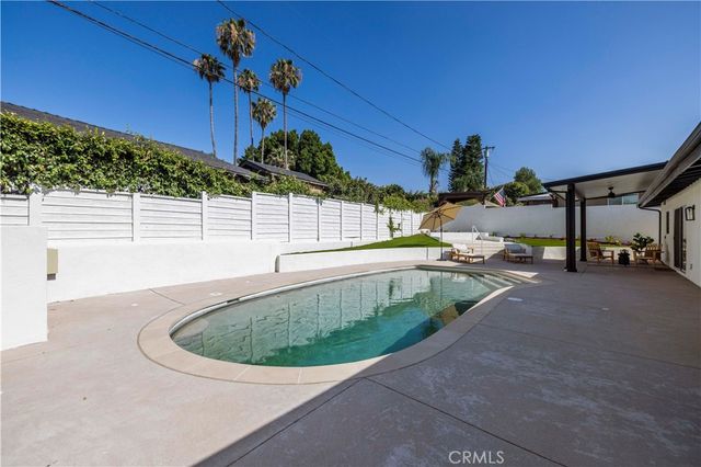 9355 Ruffner, North Hills, CA 91343