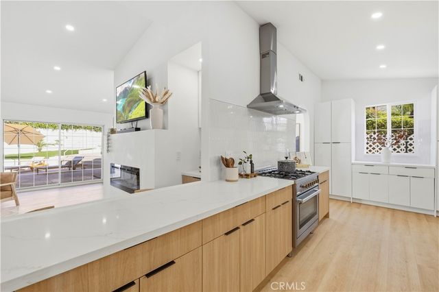 9355 Ruffner, North Hills, CA 91343