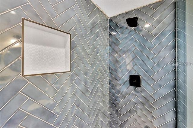 705 E PLYMOUTH STREET, Tampa, FL 33603