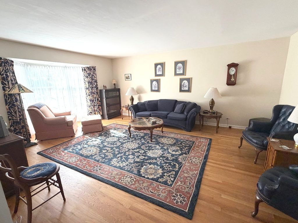 1021 Anne Road, Naperville, IL 60540 — photo 3