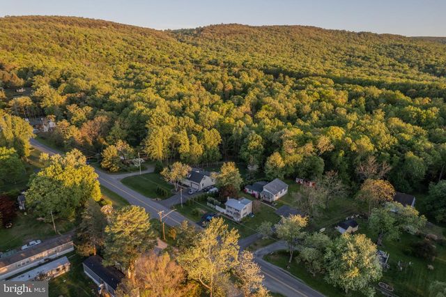430 PINE GROVE RD, Bluemont, VA 20135