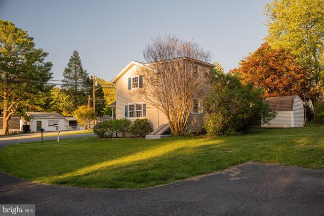 430 PINE GROVE RD, Bluemont, VA 20135