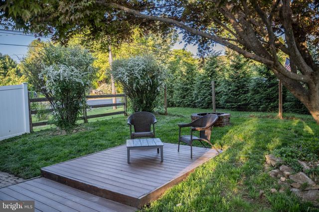 430 PINE GROVE RD, Bluemont, VA 20135