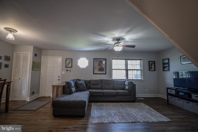 430 PINE GROVE RD, Bluemont, VA 20135