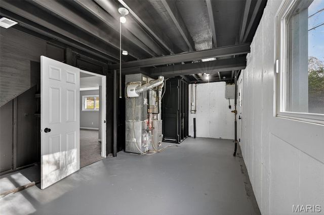 5439 Ville Rosa Lane, Hazelwood, MO 63042