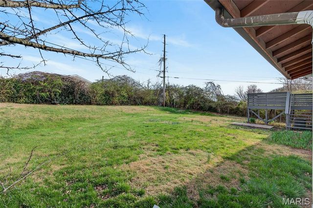 5439 Ville Rosa Lane, Hazelwood, MO 63042