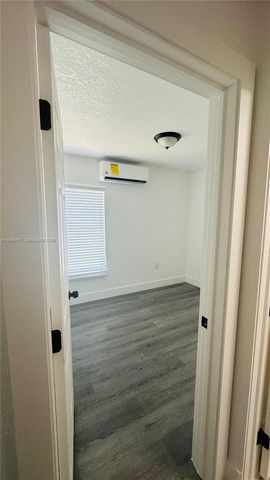 1100 NW 75th St, Miami, FL 33150