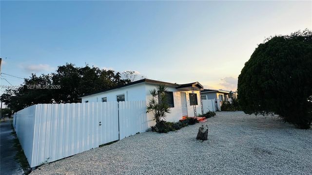 1100 NW 75th St, Miami, FL 33150