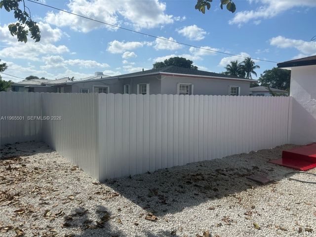 1100 NW 75th St, Miami, FL 33150