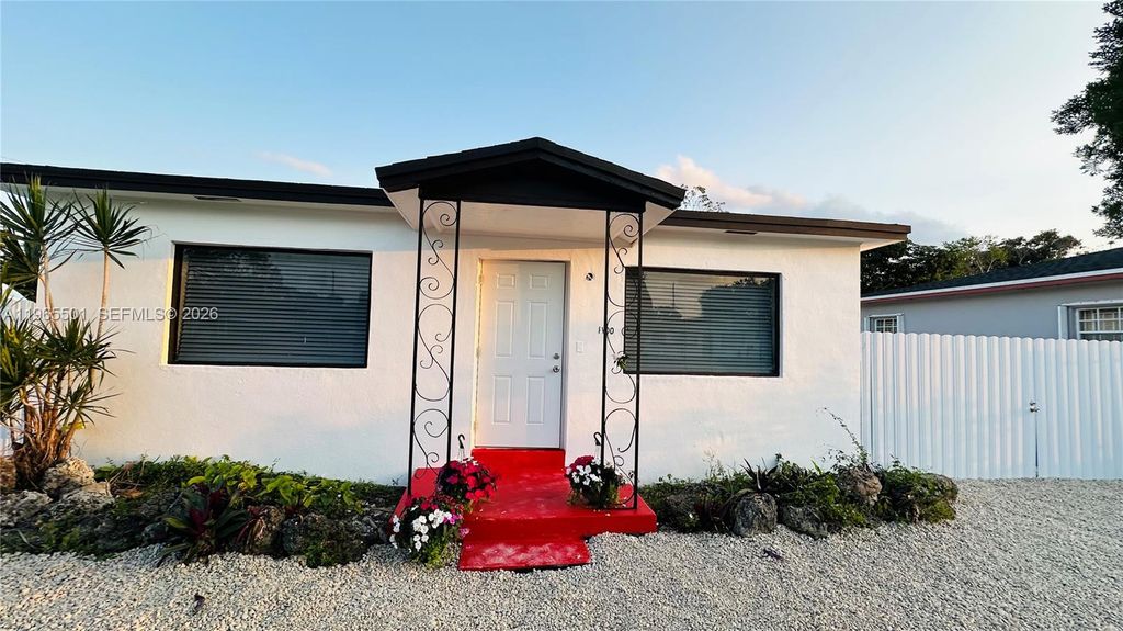 1100 NW 75th St, Miami, FL 33150