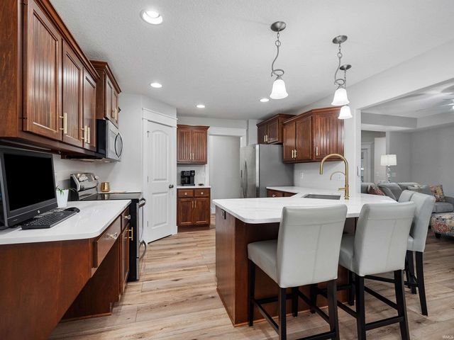 7036 Tullamore Court, Fort Wayne, IN 46835