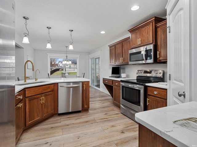 7036 Tullamore Court, Fort Wayne, IN 46835