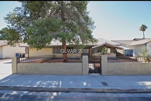 3135 East Rochelle Avenue, Las Vegas, NV 89121