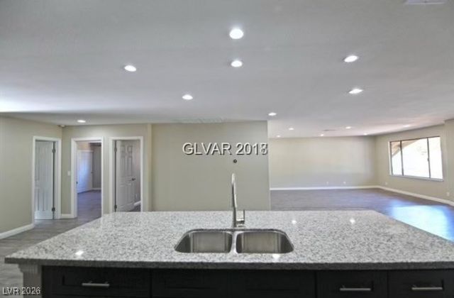 3135 East Rochelle Avenue, Las Vegas, NV 89121