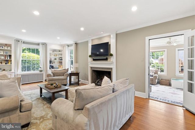 8378 GLEN RD, Elkins Park, PA 19027