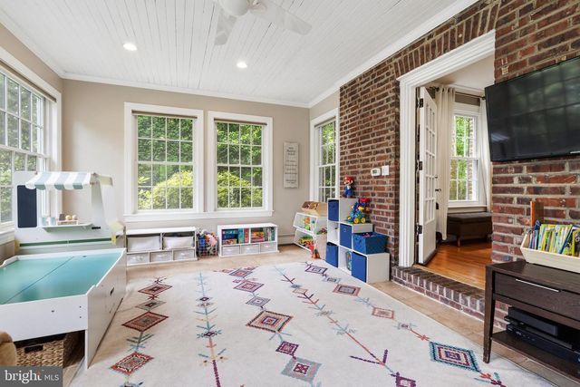 8378 GLEN RD, Elkins Park, PA 19027