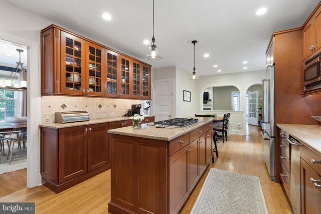 8378 GLEN RD, Elkins Park, PA 19027