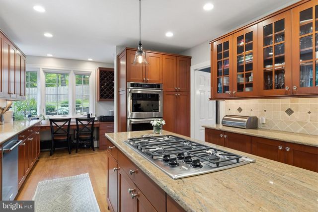 8378 GLEN RD, Elkins Park, PA 19027