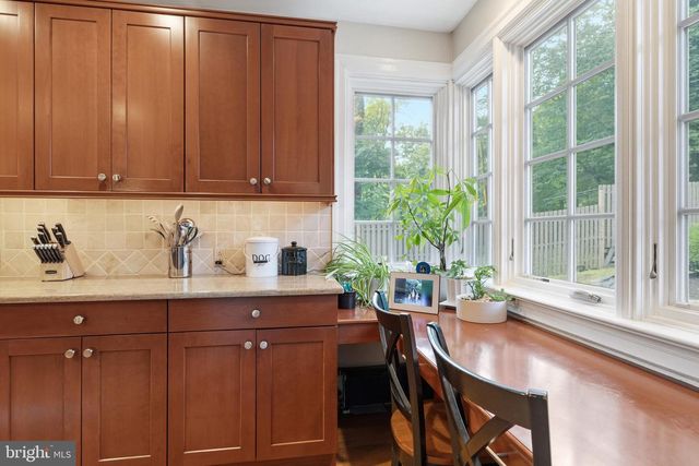 8378 GLEN RD, Elkins Park, PA 19027