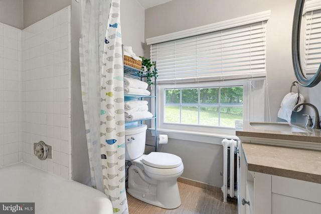 8378 GLEN RD, Elkins Park, PA 19027