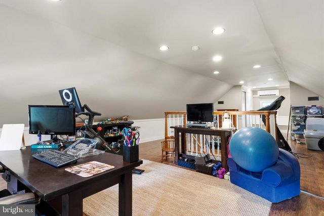 8378 GLEN RD, Elkins Park, PA 19027