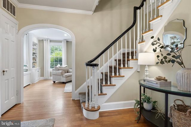 8378 GLEN RD, Elkins Park, PA 19027