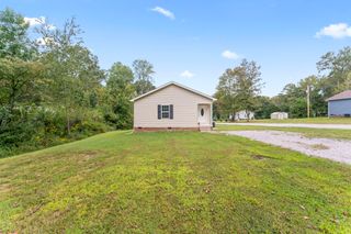 354 Riddle Ln, Estill Springs, TN 37330