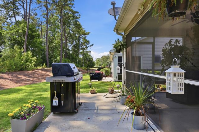 323 Logan St., Little River, SC 29566