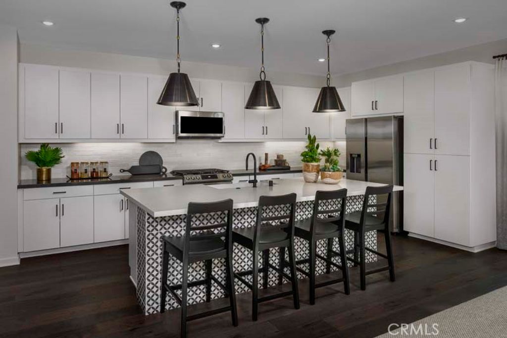 Image 8 of property listing at 4811 Habitat Drive, Fontana, CA 92336