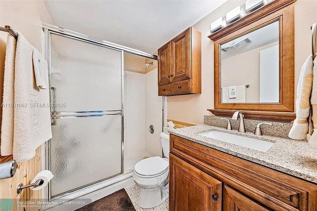 2400 Lake Osborne Dr 204, Lake Worth, FL 33461