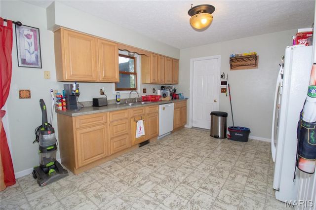 22130 Rhyme Lane, Waynesville, MO 65583