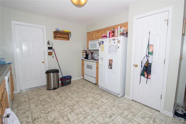 22130 Rhyme Lane, Waynesville, MO 65583