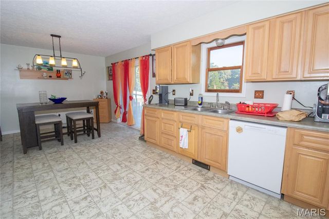 22130 Rhyme Lane, Waynesville, MO 65583