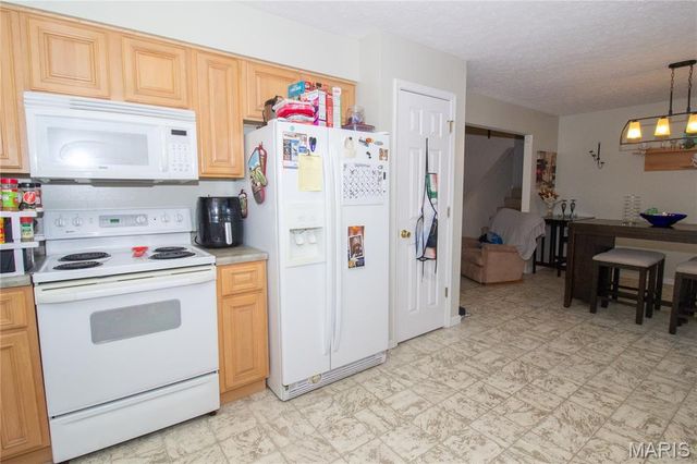 22130 Rhyme Lane, Waynesville, MO 65583