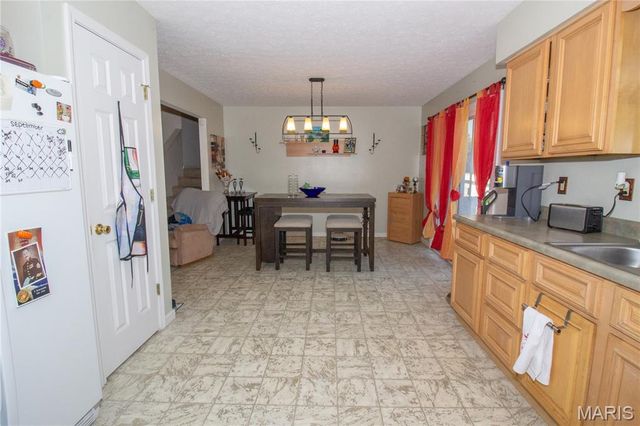 22130 Rhyme Lane, Waynesville, MO 65583