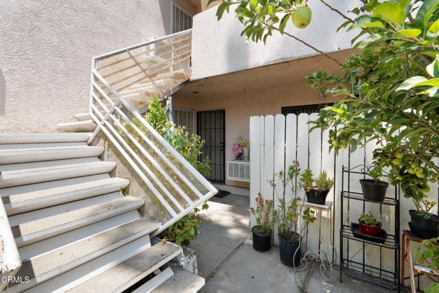 14690 Hubbard Street, Sylmar (los Angeles), CA 91342