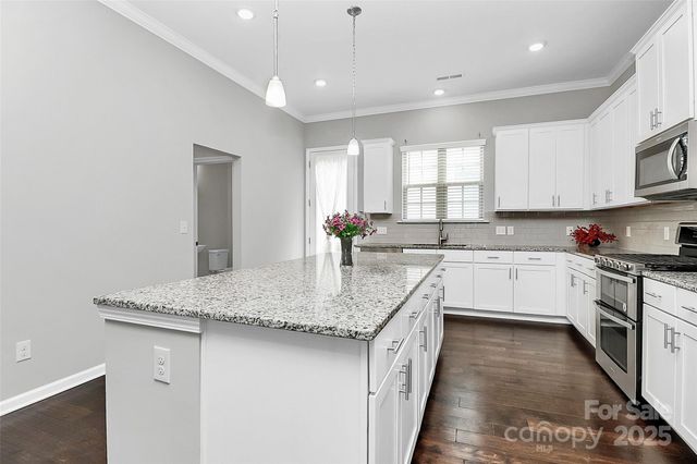 9604 Ainslie Downs Street, Charlotte, NC 28273