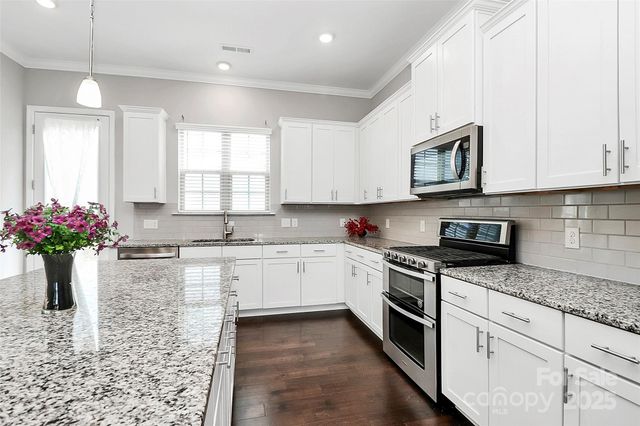 9604 Ainslie Downs Street, Charlotte, NC 28273