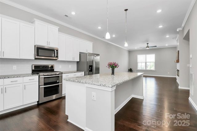 9604 Ainslie Downs Street, Charlotte, NC 28273