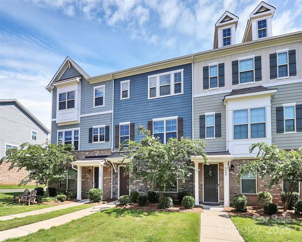 9604 Ainslie Downs Street, Charlotte, NC 28273