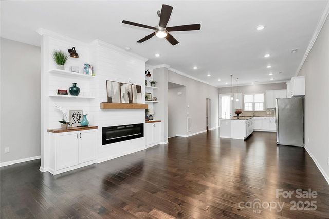 9604 Ainslie Downs Street, Charlotte, NC 28273