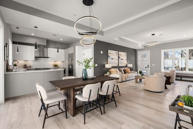 28 Wilson Cir 28, Newton, MA 02461