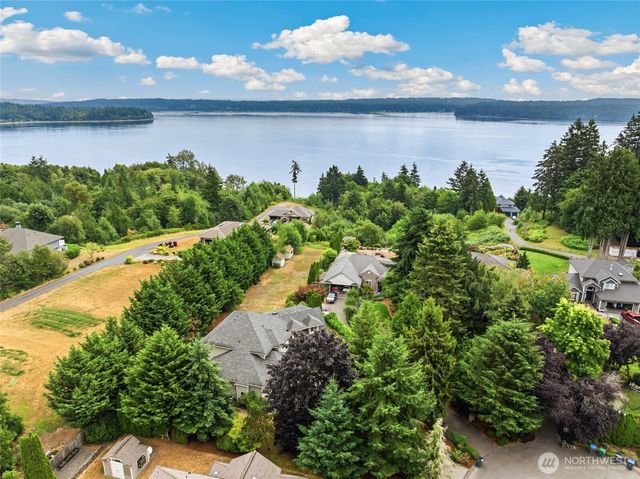 2012 NE Amhurst Court, Poulsbo, WA 98370
