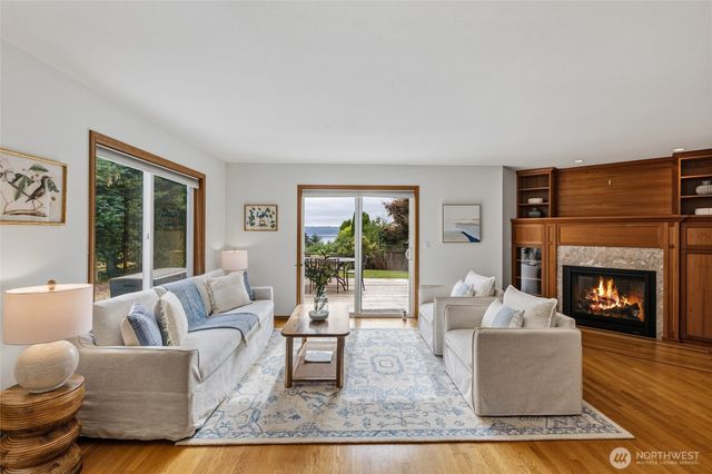 2012 NE Amhurst Court, Poulsbo, WA 98370