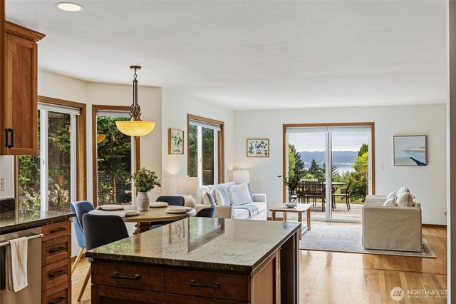 2012 NE Amhurst Court, Poulsbo, WA 98370