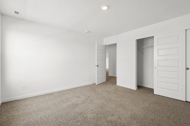 167 Cressmoor Boulevard, Hobart, IN 46342