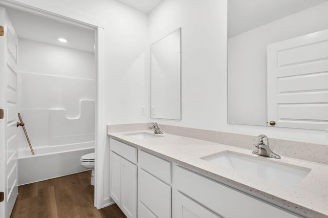 167 Cressmoor Boulevard, Hobart, IN 46342