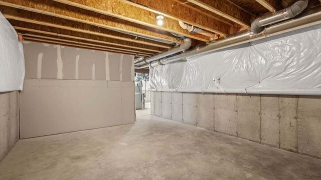 167 Cressmoor Boulevard, Hobart, IN 46342