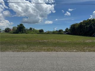 2756 NW 4th ST, Cape Coral, FL 33993